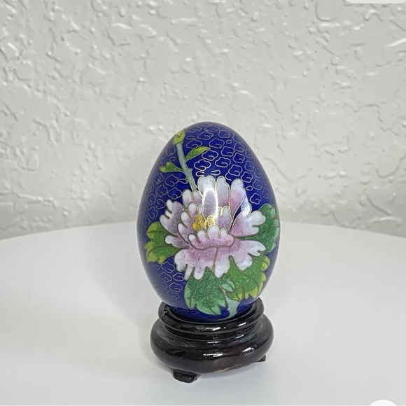 Vintage Cloisonné Egg On Wood Pedestal Floral Enamel w/Brass - Picture 2 of 6